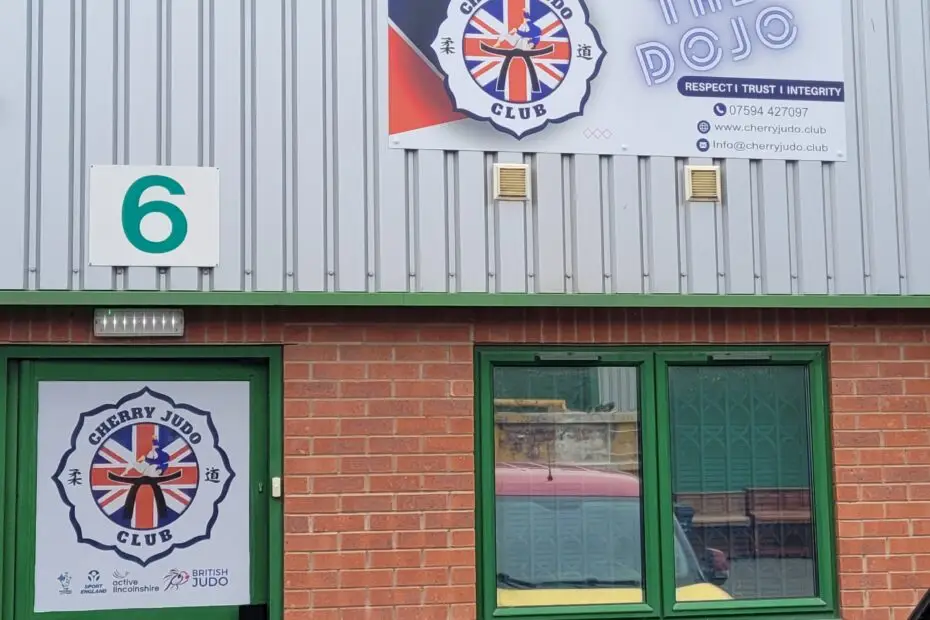 Flat sign and contra vision windows